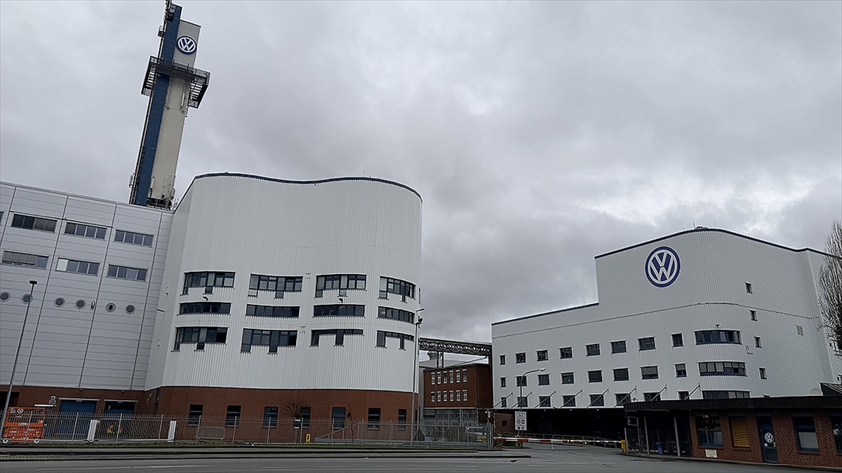 Volkswagen’de küçülme planı yönetim ile işçileri karşı karşıya getiriyor Volkswagen’de küçülme planı yönetim ile işçileri karşı karşıya getiriyor