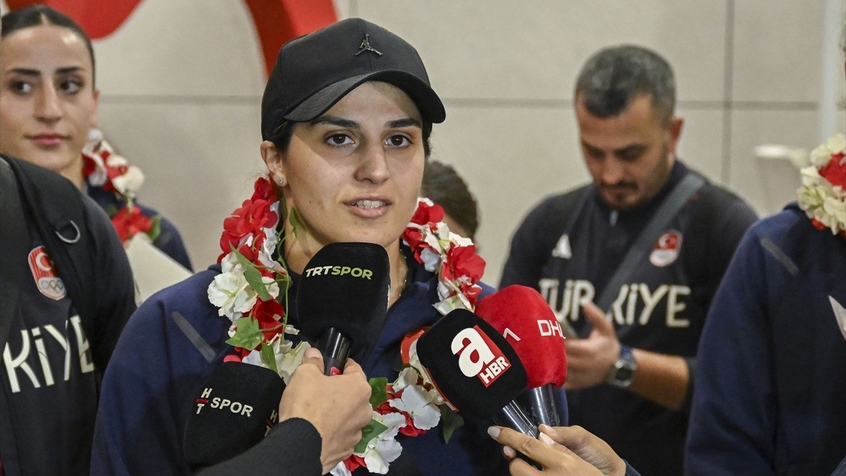 2026 Avrupa Boks Şampiyonası’nda 10 madalya kazanan milli boksörler yurda döndü