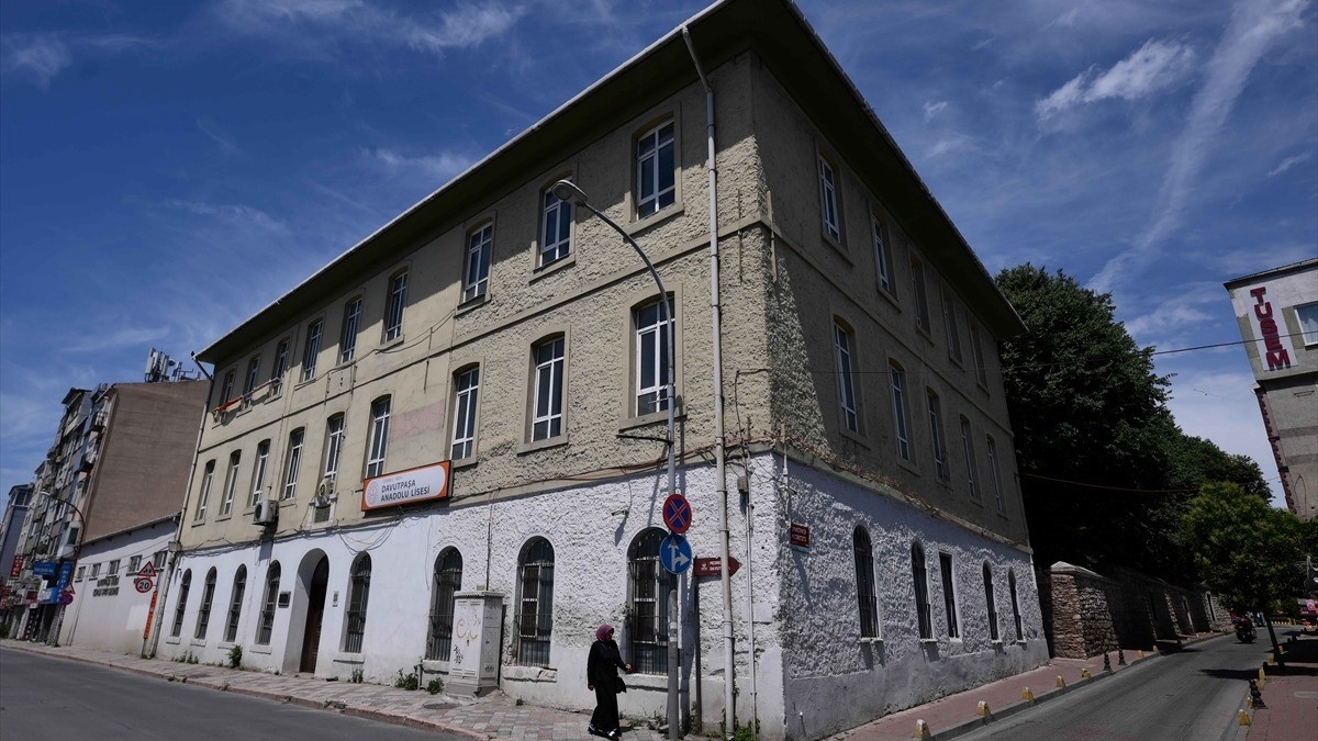 5 asırlık eğitim yolculuğuyla Davutpaşa Anadolu Lisesi geleceğe ışık tutuyor 5 asırlık eğitim yolculuğuyla Davutpaşa Anadolu Lisesi geleceğe ışık tutuyor