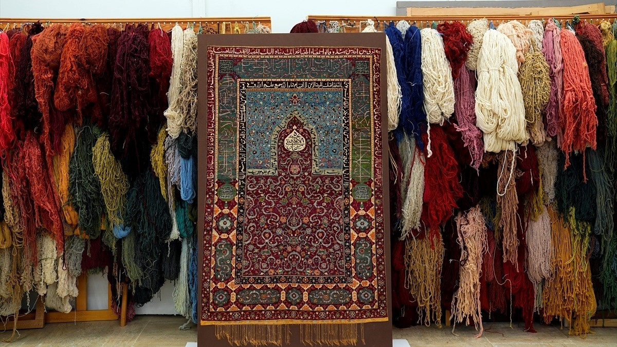 500 yıllık saray seccadeleri sergilenmeye hazırlanıyor 500 yıllık saray seccadeleri sergilenmeye hazırlanıyor