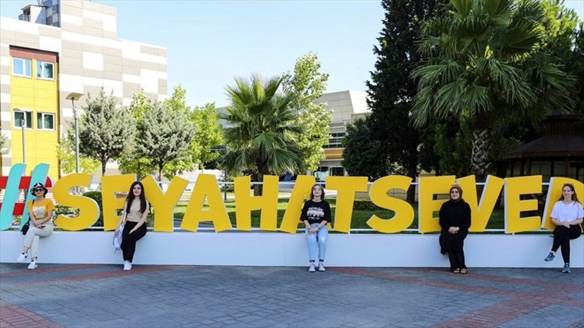 628 bin “seyahatsever genç”, yurtlarda ücretsiz konakladı 628 bin “seyahatsever genç”, yurtlarda ücretsiz konakladı