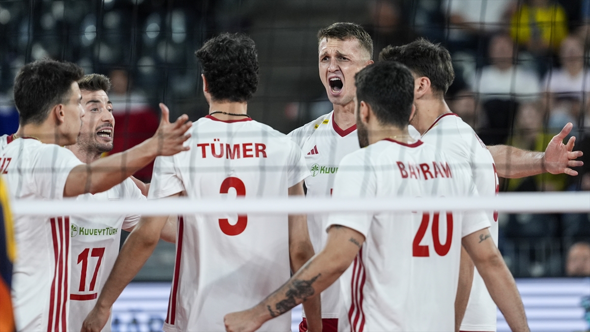 A Milli Erkek Voleybol Takımı, son 16 turu için Letonya ile karşılaşacak
