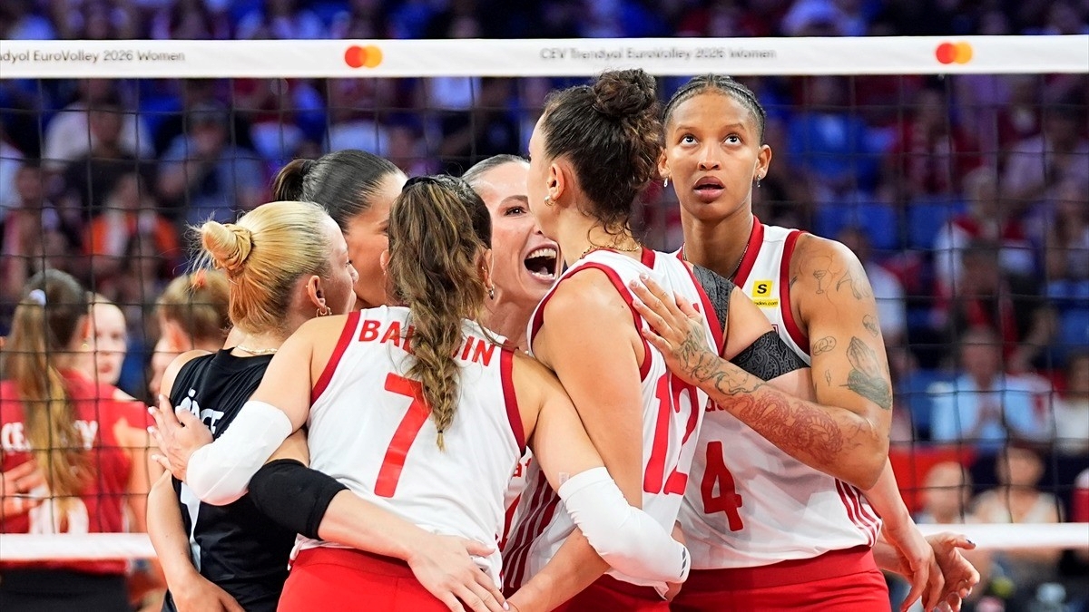 A Milli Kadın Voleybol Takımı Avrupa Şampiyonası’nda yarı finalde A Milli Kadın Voleybol Takımı Avrupa Şampiyonası’nda yarı finalde
