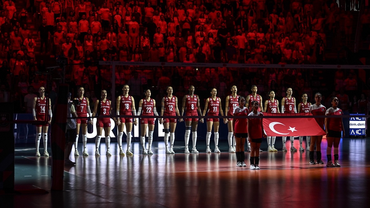 A Milli Kadın Voleybol Takımı, final için yarın Sırbistan ile karşılaşacak A Milli Kadın Voleybol Takımı, final için yarın Sırbistan ile karşılaşacak