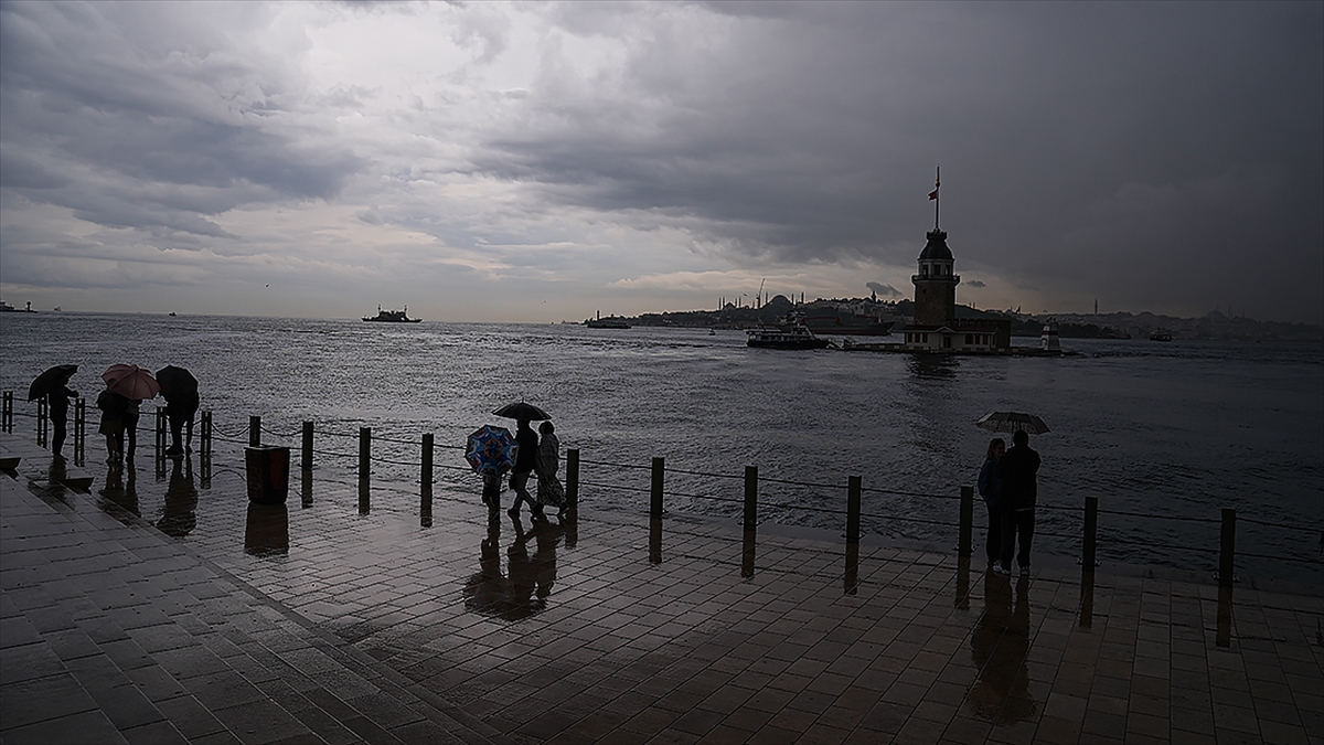 AKOM’dan İstanbul’da cuma günü için sağanak uyarısı AKOM’dan İstanbul’da cuma günü için sağanak uyarısı
