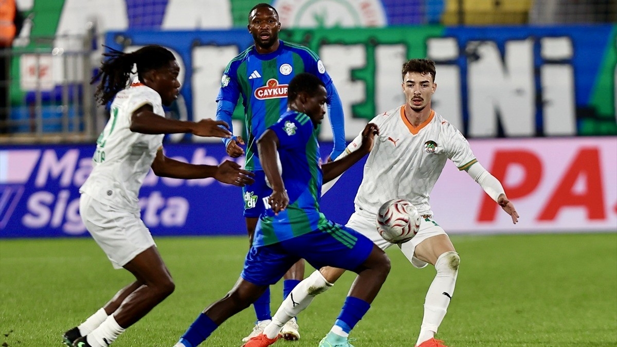 Alanyaspor deplasmanda Çaykur Rizespor’u yendi Alanyaspor deplasmanda Çaykur Rizespor’u yendi