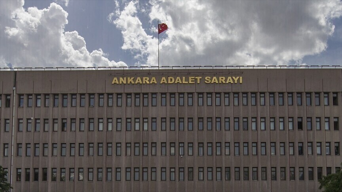 “Alihan Kuriş çıkar amaçlı suç örgütü” soruşturmasında bir gözaltı, 5 şirkete el koyma kararı “Alihan Kuriş çıkar amaçlı suç örgütü” soruşturmasında bir gözaltı, 5 şirkete el koyma kararı