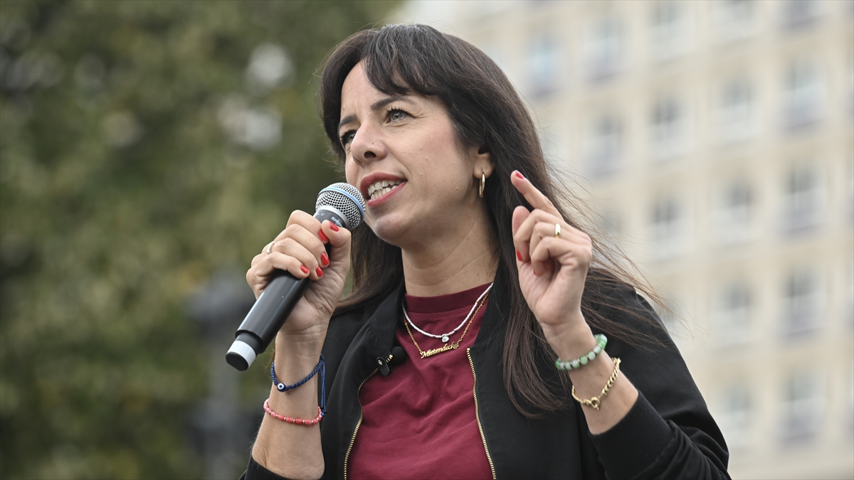 Almanya’da Netanyahu’yu eleştiren siyasetçi Elif Eralp’e karşı “antisemitizm suçlaması” kampanyası yürütülüyor Almanya’da Netanyahu’yu eleştiren siyasetçi Elif Eralp’e karşı “antisemitizm suçlaması” kampanyası yürütülüyor
