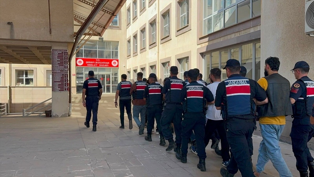 Ankara’da uyuşturucu operasyonunda 17 zanlı yakalandı