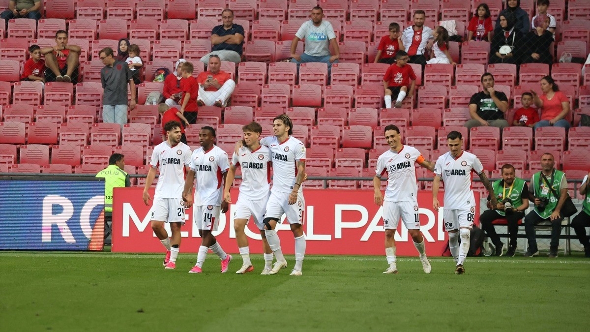 Arca Çorum FK, Samsunspor’u farklı yendi Arca Çorum FK, Samsunspor’u farklı yendi