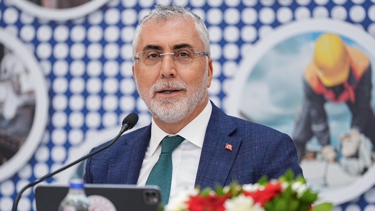 Bakan Işıkhan: İşsizlik oranını 2029 yılında yüzde 7,6 seviyesine indirmeyi hedefliyoruz Bakan Işıkhan: İşsizlik oranını 2029 yılında yüzde 7,6 seviyesine indirmeyi hedefliyoruz