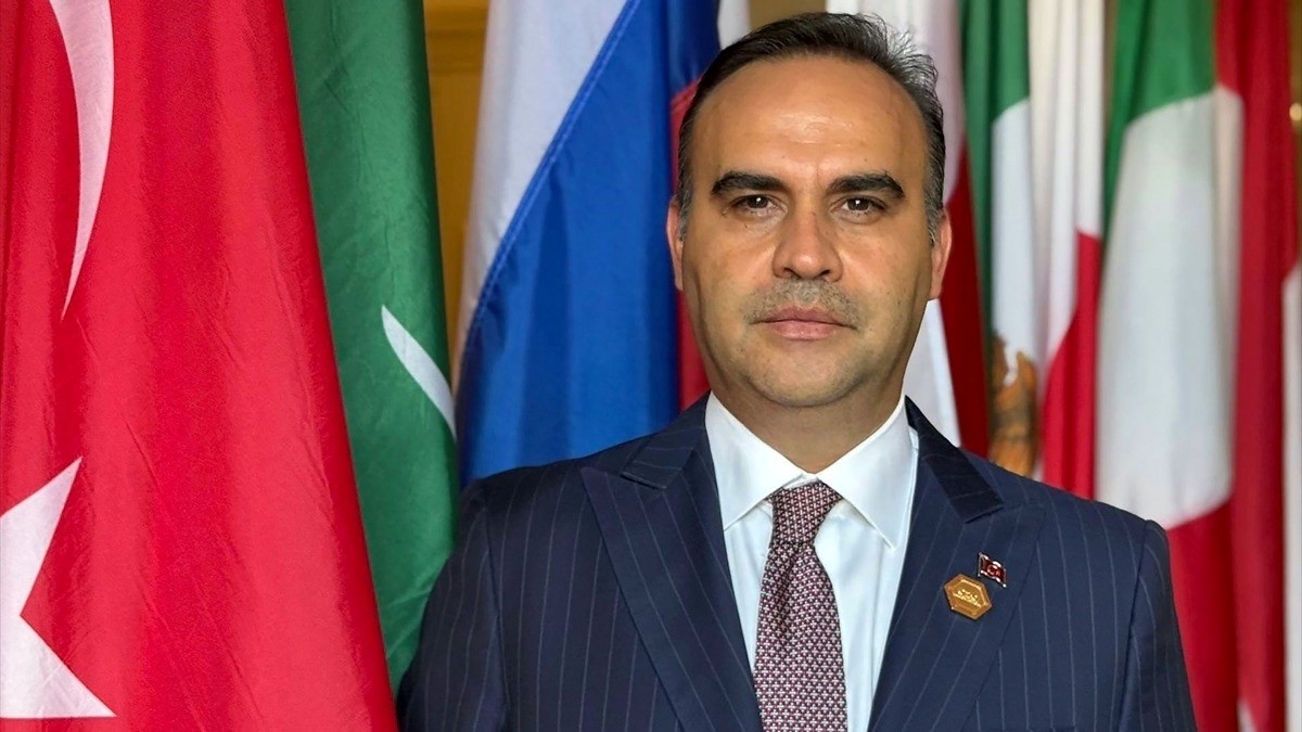 Bakan Kacır: Farklı alanlarda yapay zeka odaklı katma değer üretecek projelerin hızlanmasını sağlayacağız Bakan Kacır: Farklı alanlarda yapay zeka odaklı katma değer üretecek projelerin hızlanmasını sağlayacağız