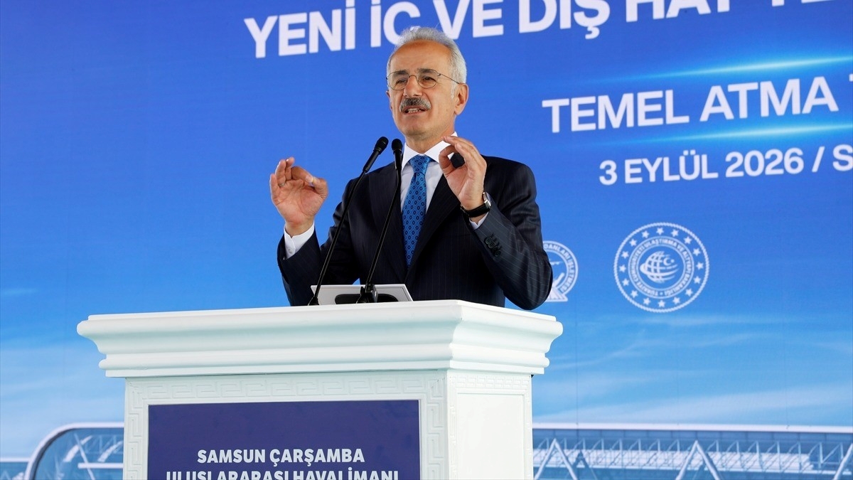 Bakan Uraloğlu: Gökyüzünde kurduğumuz köprülerle Türkiye’yi küresel bir havacılık merkezi haline getirdik Bakan Uraloğlu: Gökyüzünde kurduğumuz köprülerle Türkiye’yi küresel bir havacılık merkezi haline getirdik