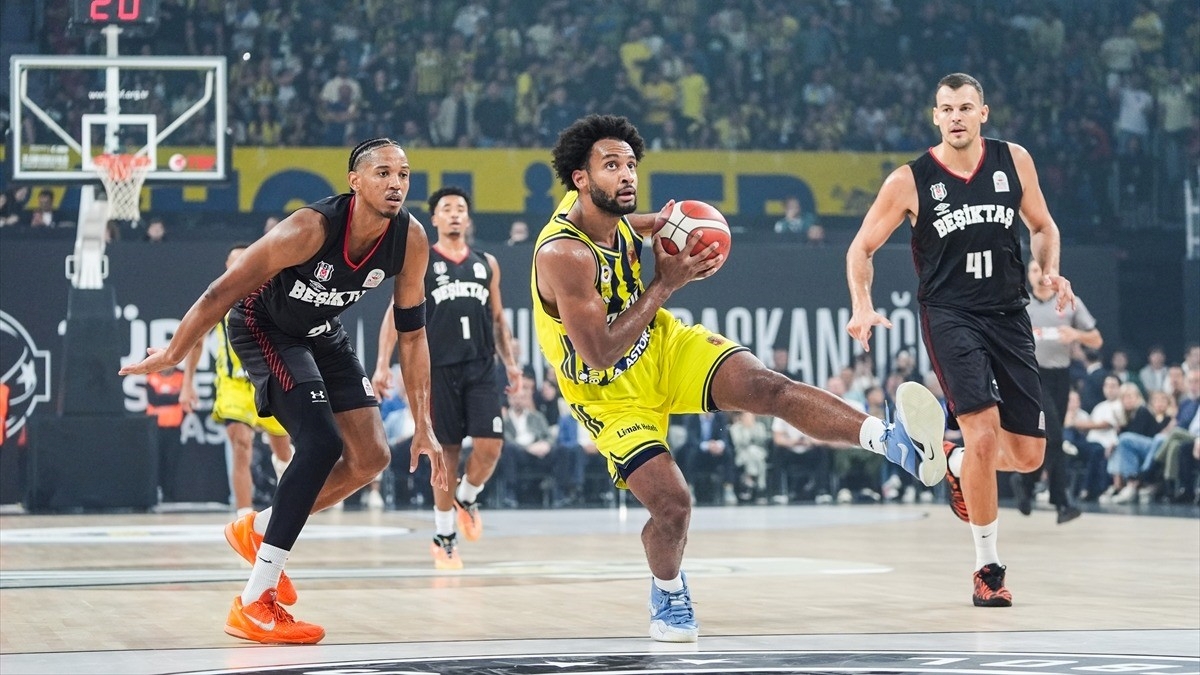 Basketbolda Erkekler Cumhurbaşkanlığı Kupası’nı Fenerbahçe kazandı Basketbolda Erkekler Cumhurbaşkanlığı Kupası’nı Fenerbahçe kazandı