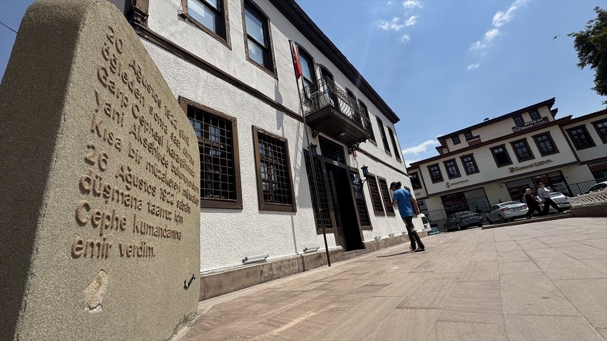 Batı Cephesi Karargahı Müzesi ziyaretçilerini tarihte yolculuğa çıkarıyor