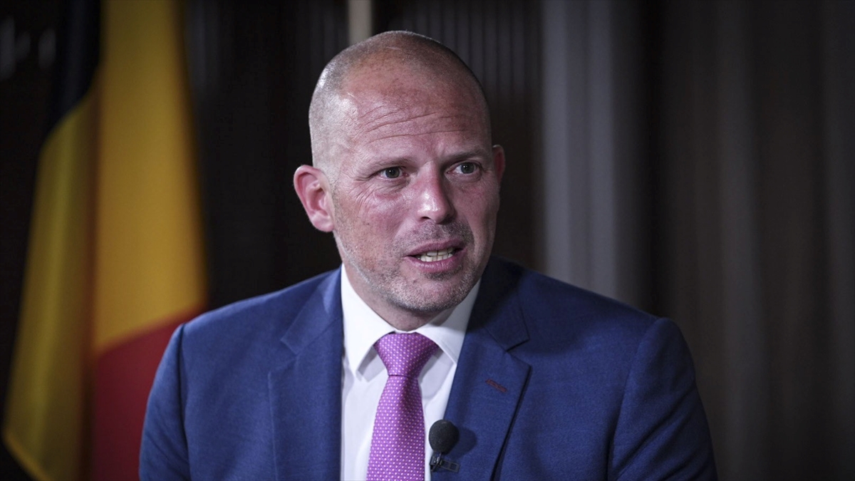 Belçikalı Bakan Francken, yeni ceza kanununu Filistin destekçilerinin olduğu festivale karşı kullanmak istiyor Belçikalı Bakan Francken, yeni ceza kanununu Filistin destekçilerinin olduğu festivale karşı kullanmak istiyor