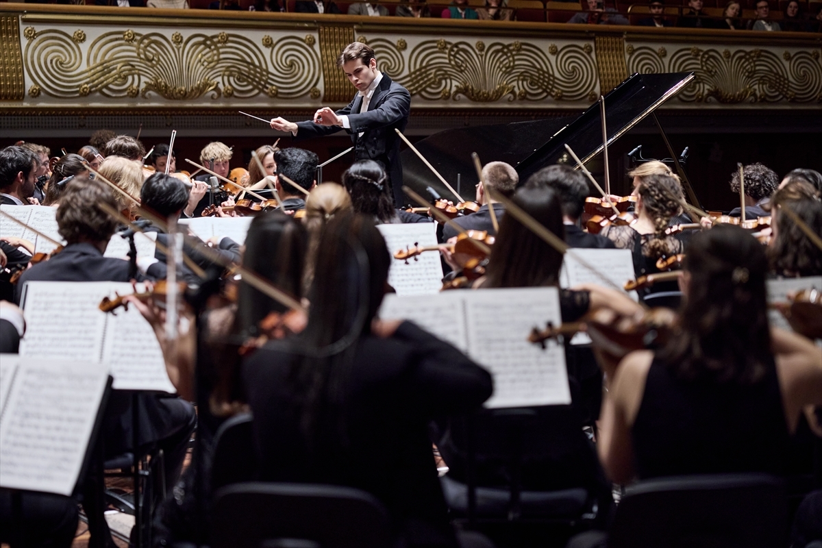 “Carmina Burana” sahne kantatını 22 yaşındaki Maximilian Cem Haberstock yönetecek