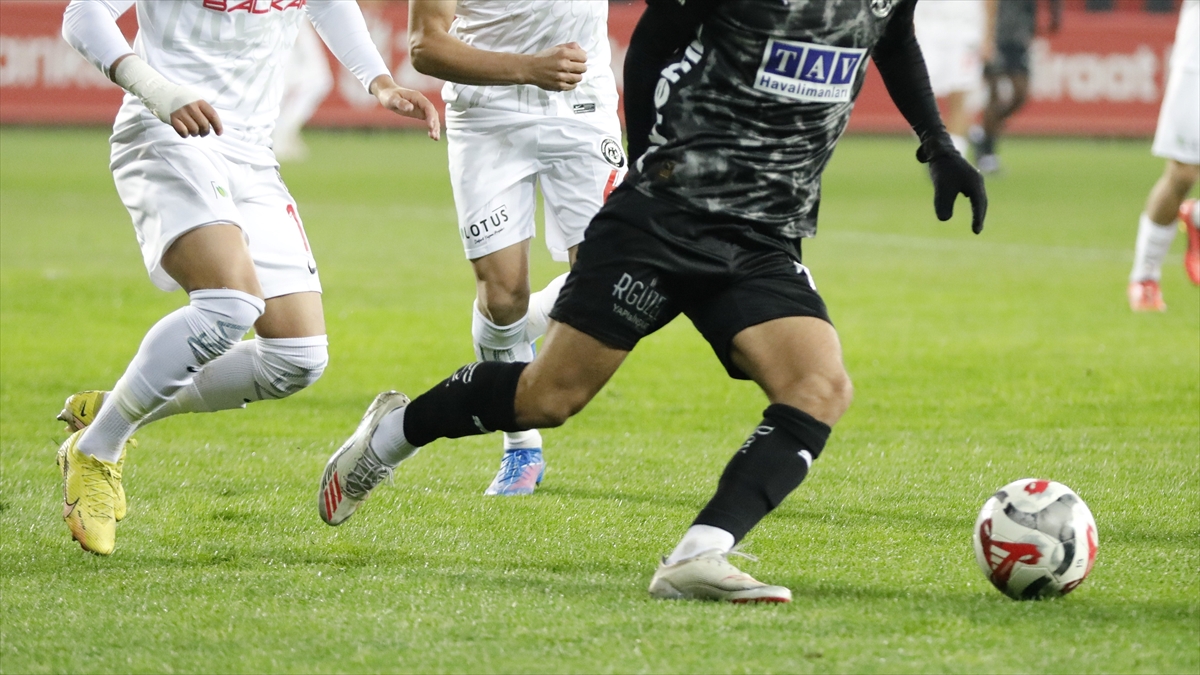 Çorum FK, Süper Lig’de yarın Alanyaspor’u konuk edecek Çorum FK, Süper Lig’de yarın Alanyaspor’u konuk edecek
