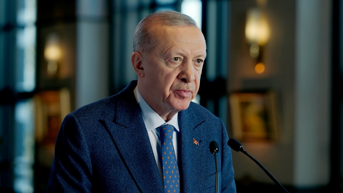Cumhurbaşkanı Erdoğan: 26 Eylül Türk Dil Bayramı vesilesiyle bizlere düşen görev, Türkçemizi en iyi şekilde aktarmaktır Cumhurbaşkanı Erdoğan: 26 Eylül Türk Dil Bayramı vesilesiyle bizlere düşen görev, Türkçemizi en iyi şekilde aktarmaktır