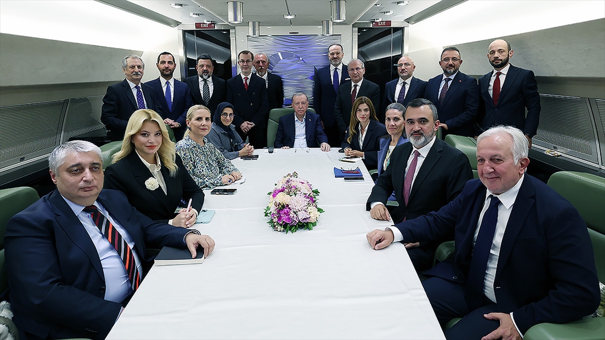 Cumhurbaşkanı Erdoğan: Çerçeve yasanın uygulanması için örgütün fiilen silah bırakması, tasfiyesi gerekir Cumhurbaşkanı Erdoğan: Çerçeve yasanın uygulanması için örgütün fiilen silah bırakması, tasfiyesi gerekir