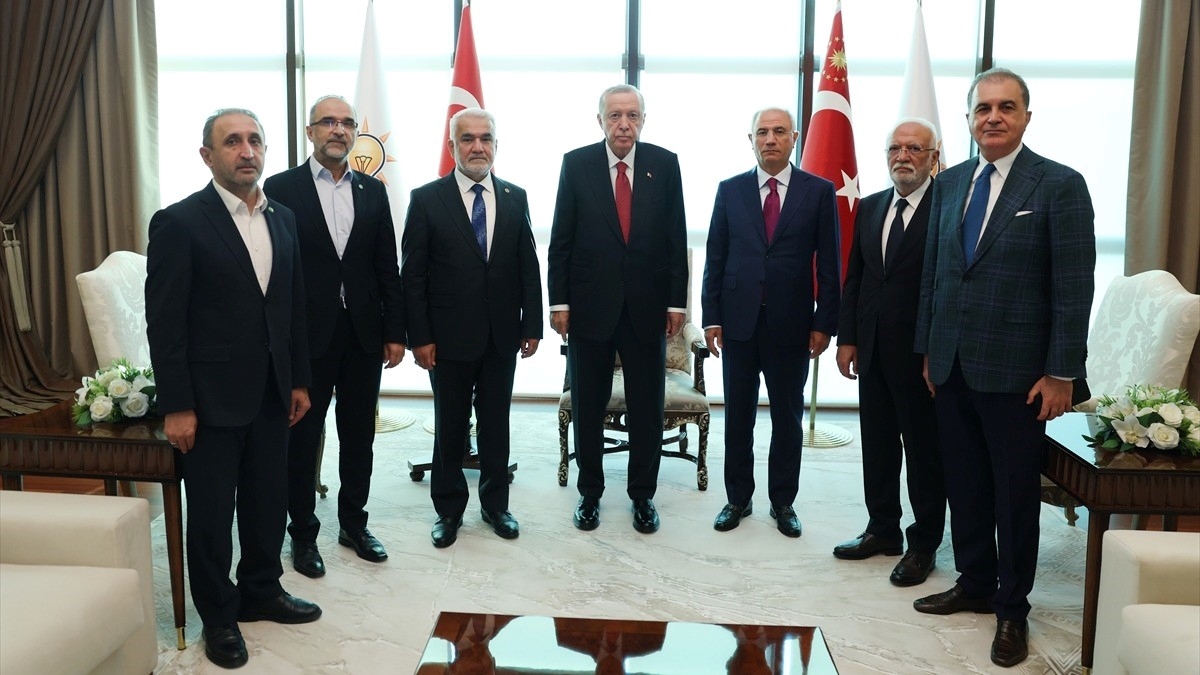 Cumhurbaşkanı Erdoğan, HÜDA PAR Genel Başkanı Yapıcıoğlu’nu kabul etti Cumhurbaşkanı Erdoğan, HÜDA PAR Genel Başkanı Yapıcıoğlu’nu kabul etti