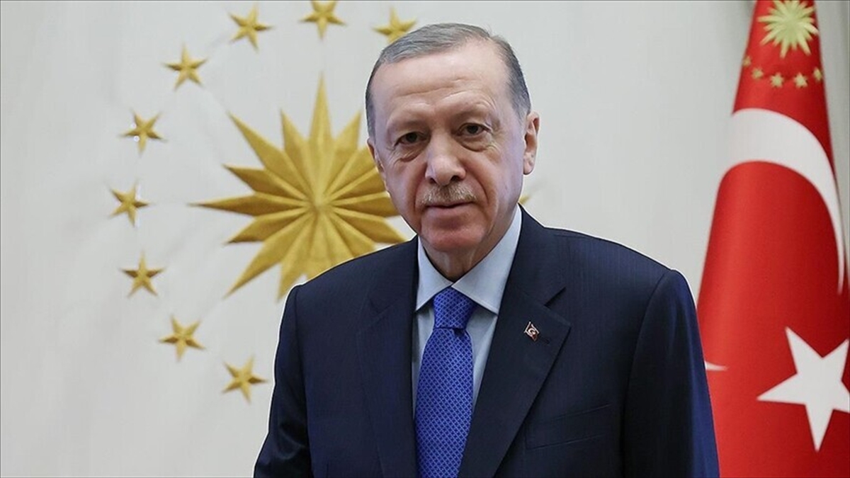 Cumhurbaşkanı Erdoğan: İmam hatipler, başarı çıtasını sürekli daha yükseğe taşıyarak yoluna devam ediyor Cumhurbaşkanı Erdoğan: İmam hatipler, başarı çıtasını sürekli daha yükseğe taşıyarak yoluna devam ediyor