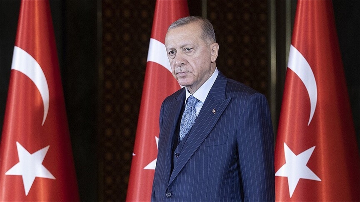 Cumhurbaşkanı Erdoğan’dan şehit polis memuru Topatan’ın ailesine başsağlığı mesajı Cumhurbaşkanı Erdoğan’dan şehit polis memuru Topatan’ın ailesine başsağlığı mesajı