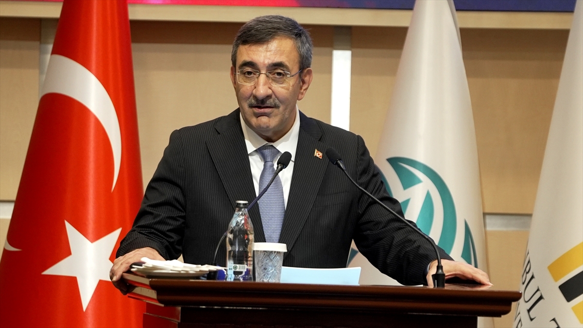 Cumhurbaşkanı Yardımcısı Yılmaz: Türkiye istikrarını koruyan bir ülke olarak bir rekabet üstünlüğü elde etmiş durumda Cumhurbaşkanı Yardımcısı Yılmaz: Türkiye istikrarını koruyan bir ülke olarak bir rekabet üstünlüğü elde etmiş durumda