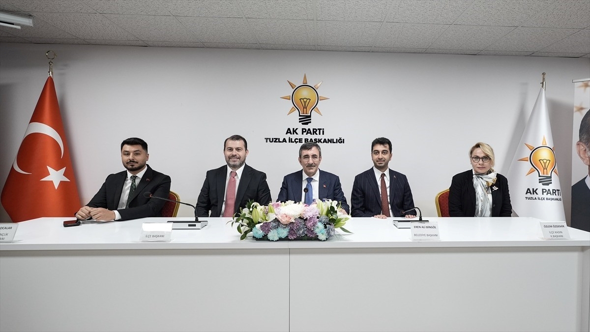 Cumhurbaşkanı Yardımcısı Yılmaz: Türkiye olarak hem güçlü olacağız hem de haklı olacağız Cumhurbaşkanı Yardımcısı Yılmaz: Türkiye olarak hem güçlü olacağız hem de haklı olacağız