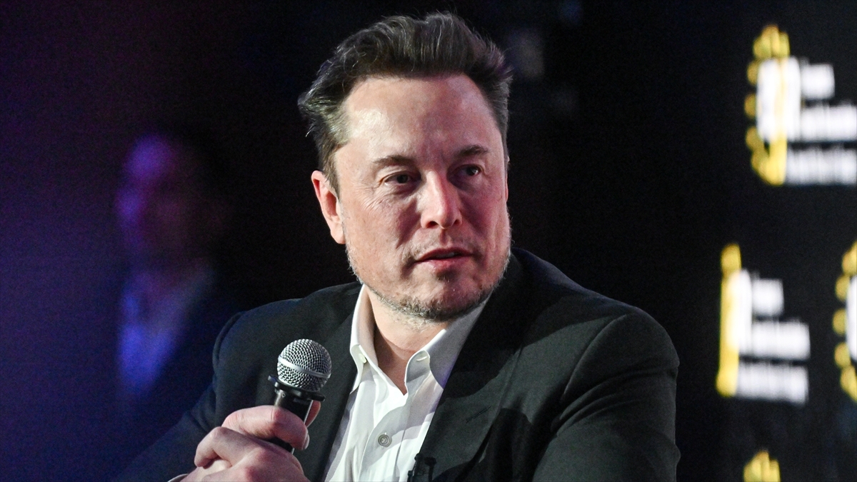 Elon Musk’tan “yapay zekanın insanlığı yok edebileceği” iddialarına esprili yanıt Elon Musk’tan “yapay zekanın insanlığı yok edebileceği” iddialarına esprili yanıt