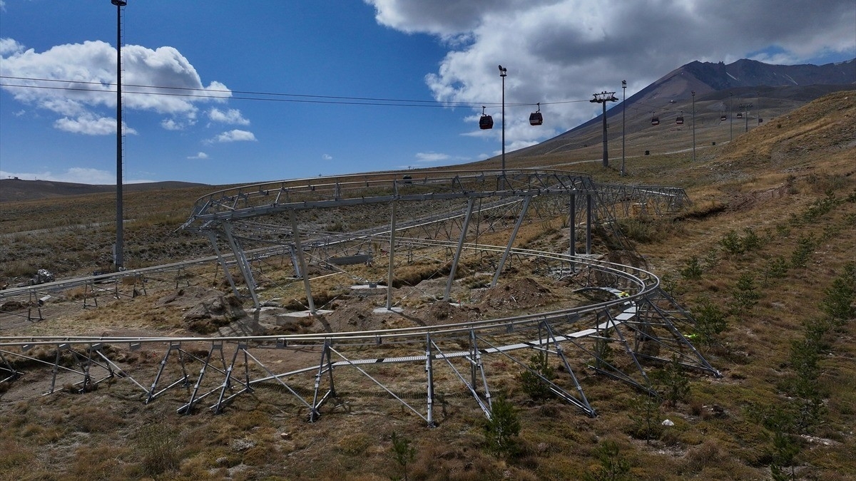 Erciyes’e 1100 metrelik dağ kızağı parkuru yapılıyor Erciyes’e 1100 metrelik dağ kızağı parkuru yapılıyor