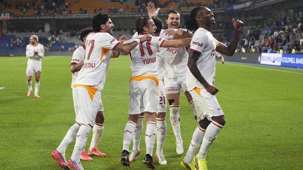 Galatasaray, Başakşehir deplasmanında Sara’nın frikiğiyle kazandı Galatasaray, Başakşehir deplasmanında Sara’nın frikiğiyle kazandı