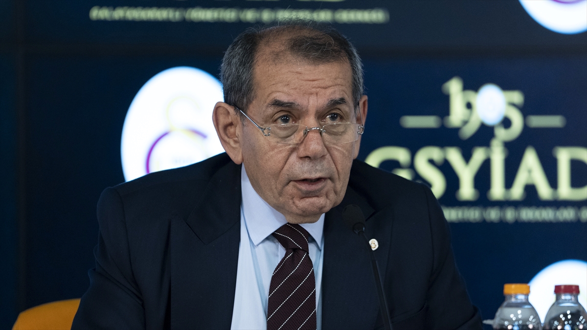Galatasaray Kulübü Başkan Özbek: Okan Buruk ile iletişimimizde en ufak sorun yok Galatasaray Kulübü Başkan Özbek: Okan Buruk ile iletişimimizde en ufak sorun yok