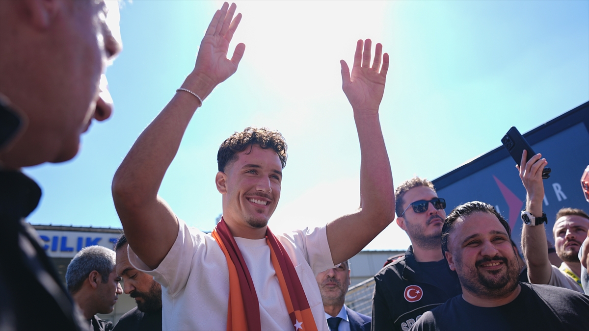 Galatasaray, milli oyuncu Deniz Gül’ü kadrosuna kattı