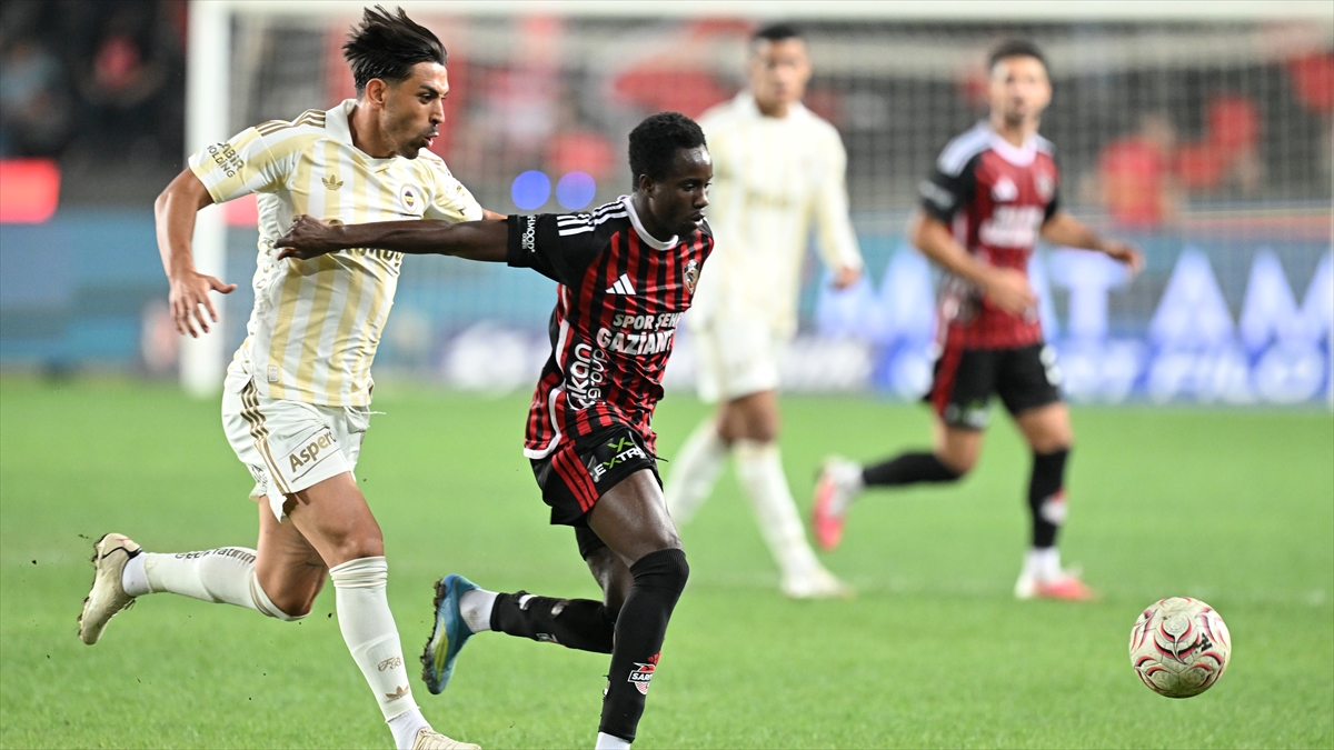 Gaziantep FK, Fenerbahçe karşısında 9 maç sonra puan aldı Gaziantep FK, Fenerbahçe karşısında 9 maç sonra puan aldı