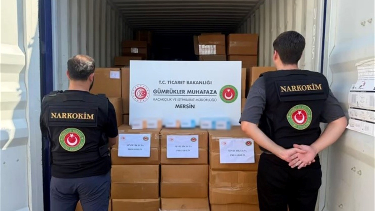 Gümrükler Muhafaza ekipleri Mersin’de 1,7 ton reçetesiz satılması yasak olan pregabalin ele geçirdi