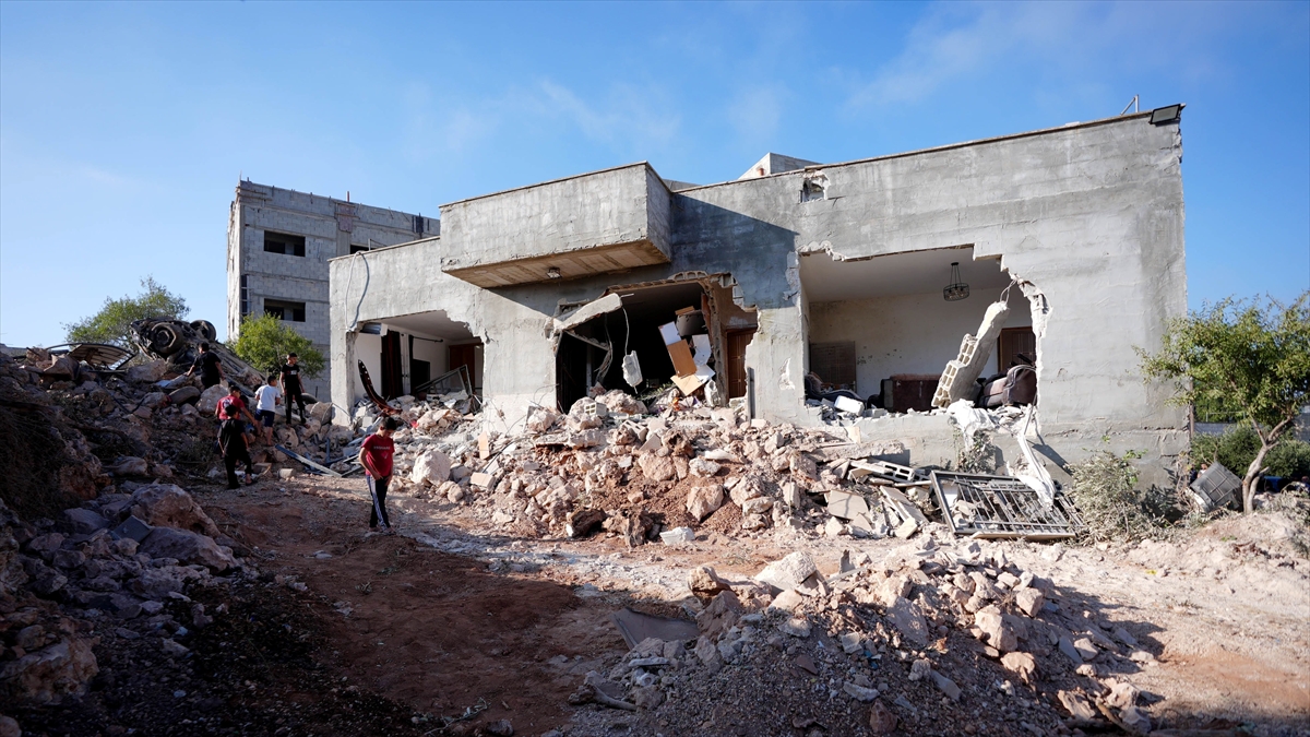 İsrail ordusu Batı Şeria’da saatlerce kuşattığı eve ateş açtı: 1 Filistinli hayatını kaybetti İsrail ordusu Batı Şeria’da saatlerce kuşattığı eve ateş açtı: 1 Filistinli hayatını kaybetti