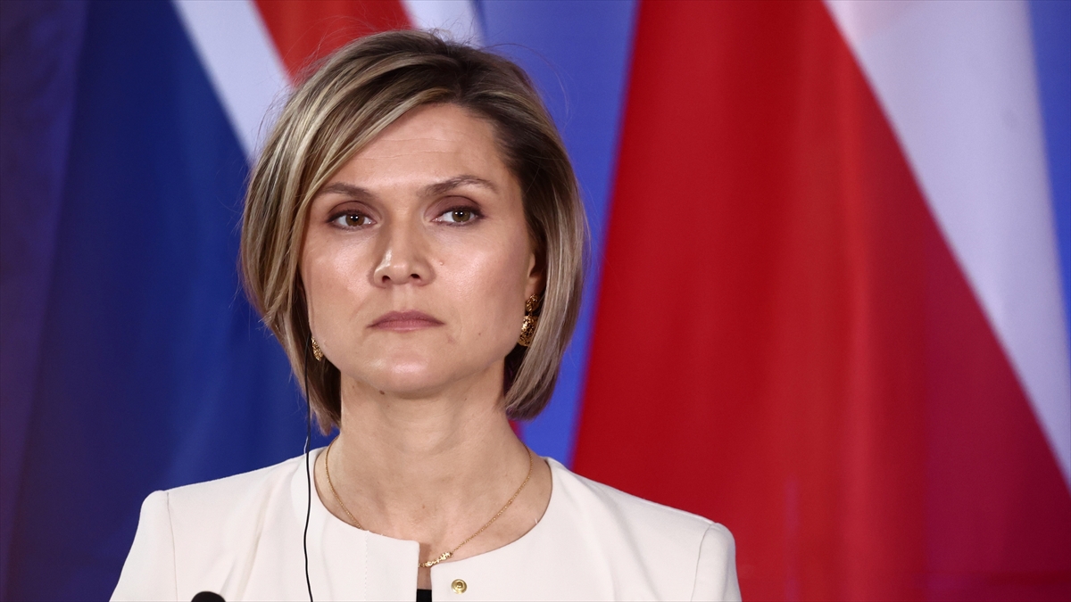 İzlanda Başbakanı Frostadottir, Trump’ın “harita” paylaşımına tepki gösterdi İzlanda Başbakanı Frostadottir, Trump’ın “harita” paylaşımına tepki gösterdi