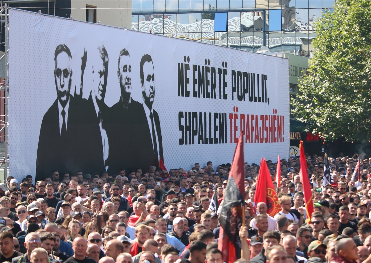 Lahey’de yargılanan eski Kosova Cumhurbaşkanı Thaçi’ye 25 yıl hapis cezası