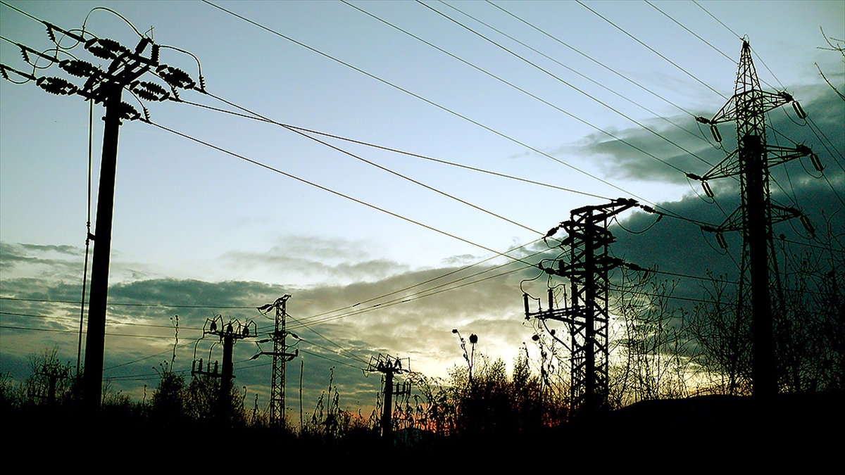 Mevcut elektrik şebekelerinde dijitalleşmeyle 330 GW’lık kapasite açılabilir Mevcut elektrik şebekelerinde dijitalleşmeyle 330 GW’lık kapasite açılabilir
