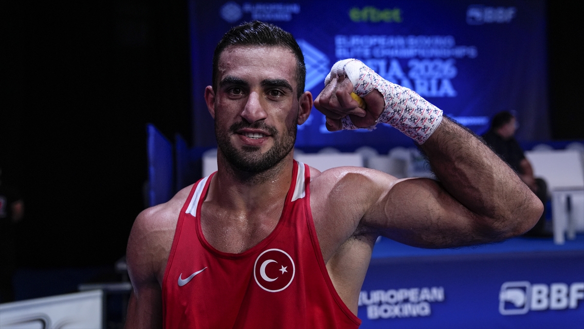 Milli boksör Emrah Yaşar, Avrupa Şampiyonası’nda finale yükseldi