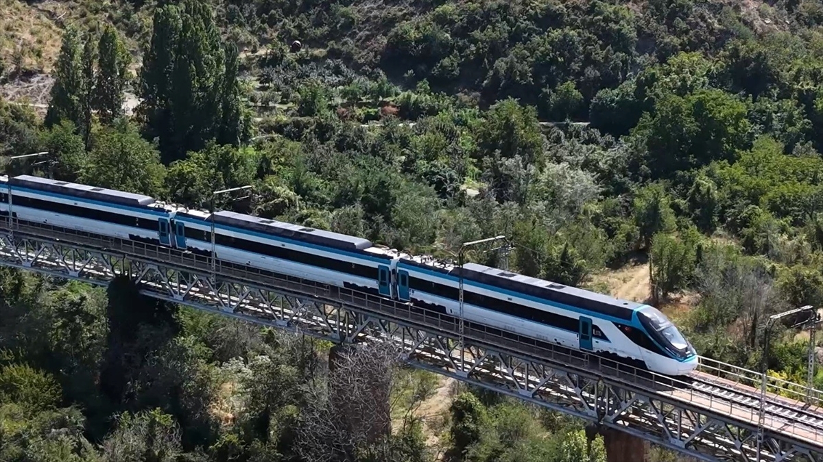 Milli hızlı tren için seri üretim başladı Milli hızlı tren için seri üretim başladı
