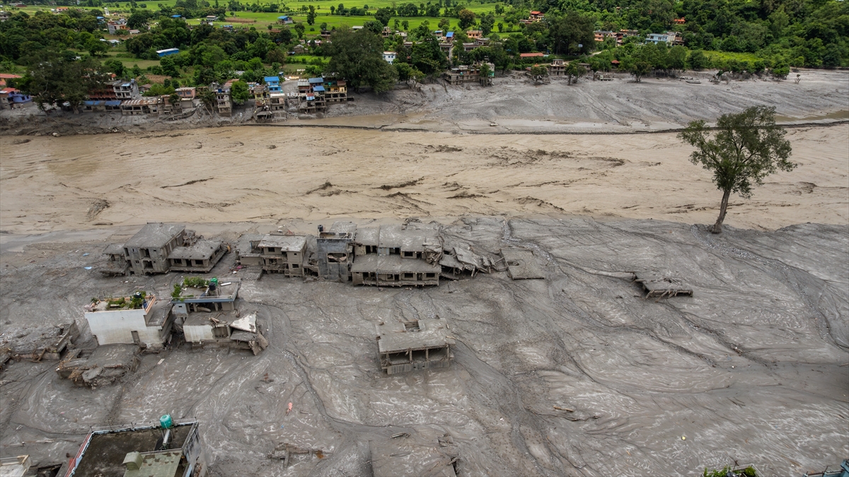 Nepal’deki sel felaketinde hayatını kaybedenlerin sayısı 1355’e çıktı Nepal’deki sel felaketinde hayatını kaybedenlerin sayısı 1355’e çıktı