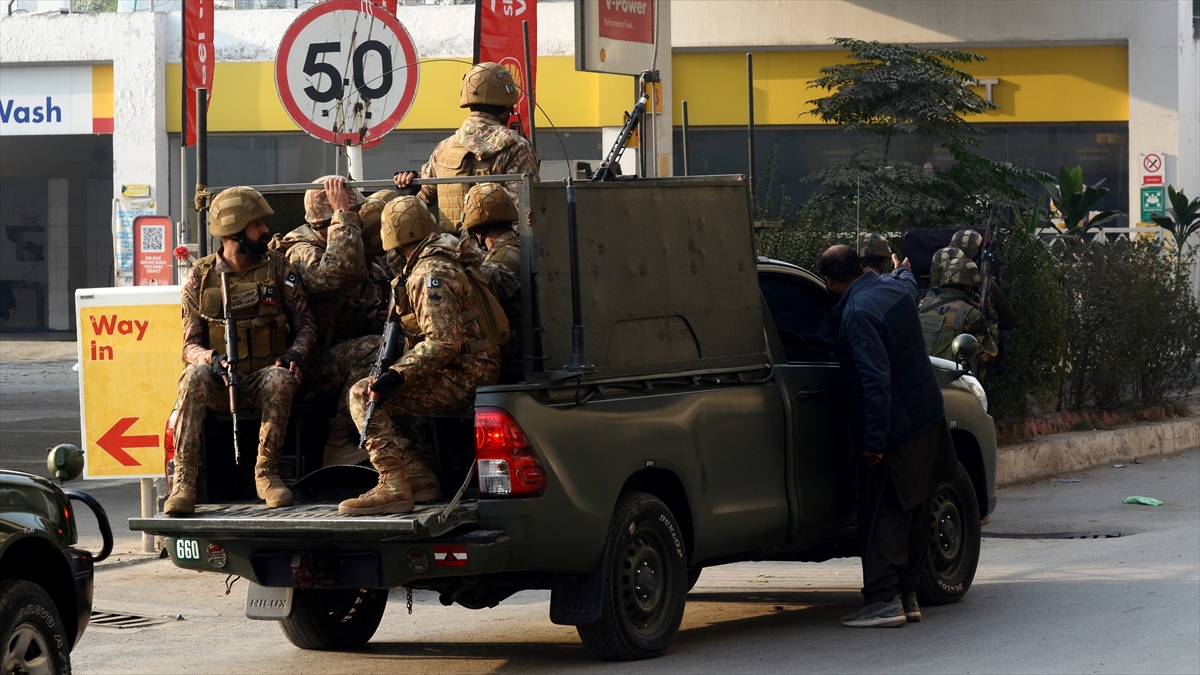 Pakistan ordusu: Belucistan’daki operasyonlarda 11 militan etkisiz hale getirildi Pakistan ordusu: Belucistan’daki operasyonlarda 11 militan etkisiz hale getirildi