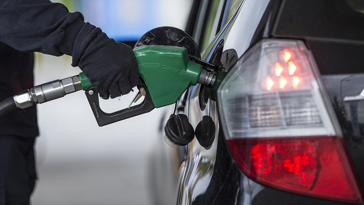 Petrol fiyatlarındaki yükseliş ABD’de akaryakıt maliyetleri üzerinden ekonomiyi zorluyor Petrol fiyatlarındaki yükseliş ABD’de akaryakıt maliyetleri üzerinden ekonomiyi zorluyor