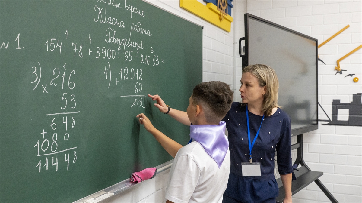 PISA 2025, Avrupa ülkelerinde eğitim performansının gerilediğini ortaya koydu PISA 2025, Avrupa ülkelerinde eğitim performansının gerilediğini ortaya koydu