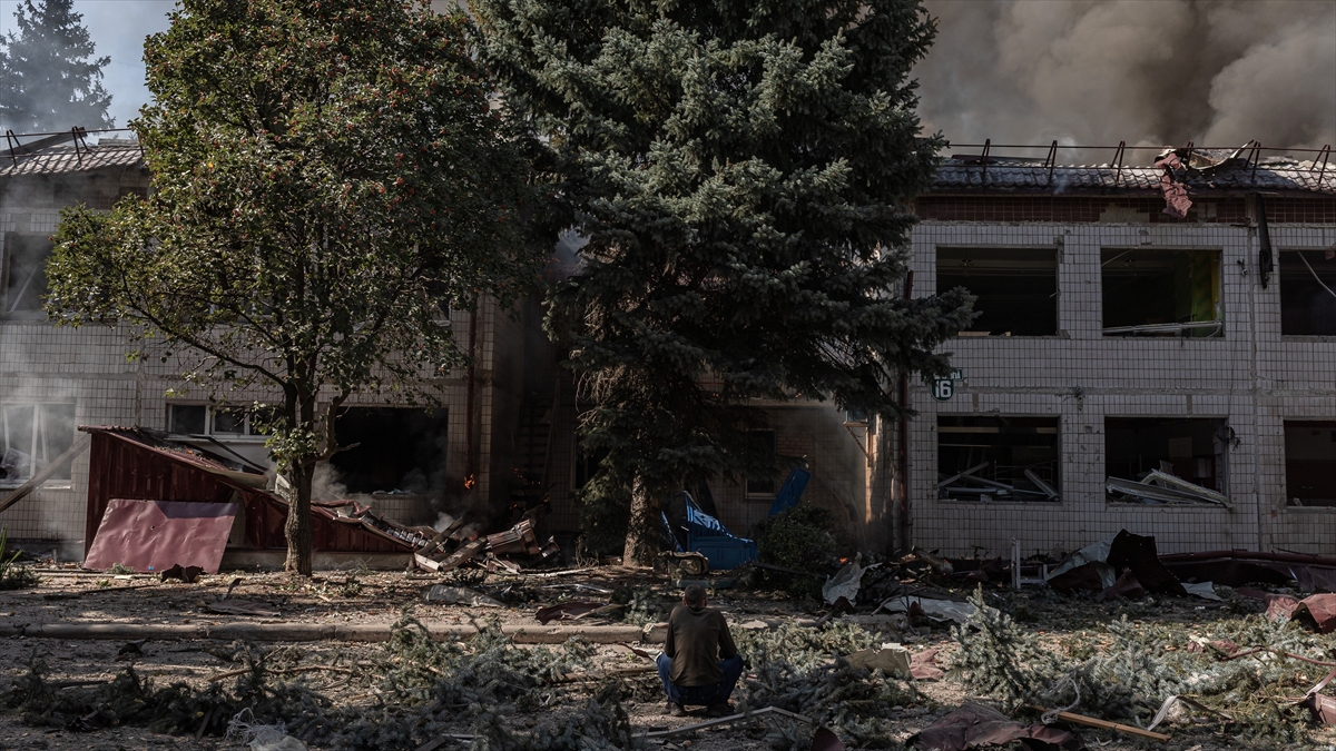 Rusya: Ukrayna’daki askeri sanayi ve enerji tesislerini vurduk