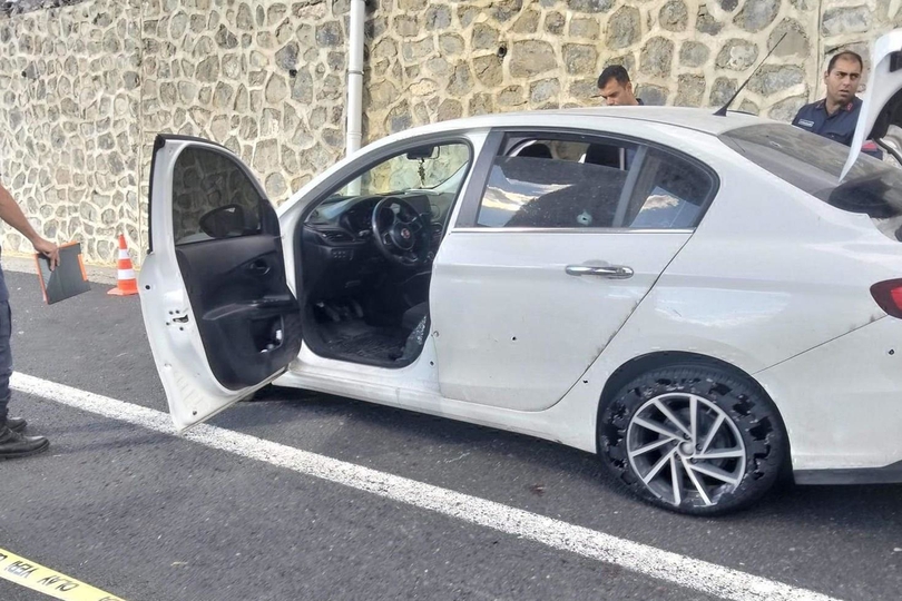 Hayrabolu’da otomobiline kurşun yağdı! Hayrabolu’da otomobiline kurşun yağdı!