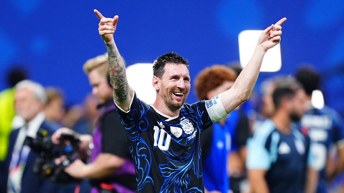 Tarihin en çok kupa kazanan futbolcusu Messi, 48. şampiyonluğuna ulaştı