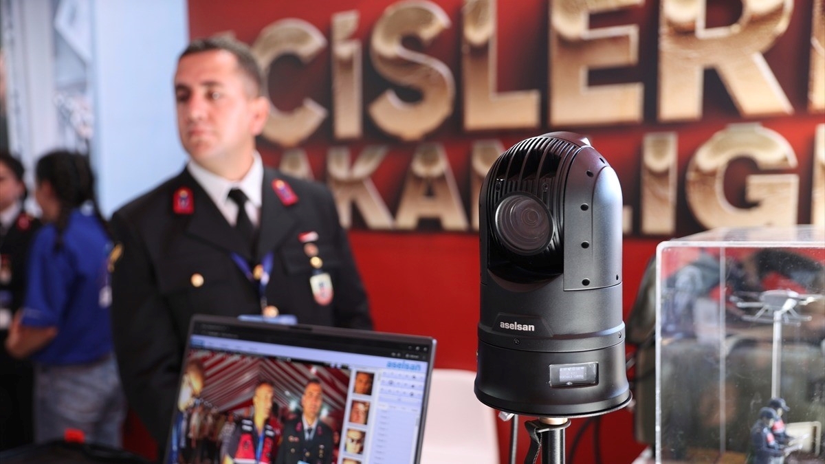 TEKNOFEST Güneydoğu, jandarmanın yapay zeka destekli “Karagöz” sistemiyle izleniyor TEKNOFEST Güneydoğu, jandarmanın yapay zeka destekli “Karagöz” sistemiyle izleniyor